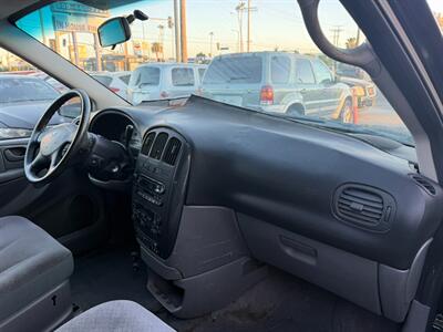 2005 Dodge Grand Caravan SXT   - Photo 41 - Los Angeles, CA 91306