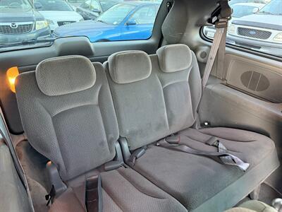 2005 Dodge Grand Caravan SXT   - Photo 20 - Los Angeles, CA 91306