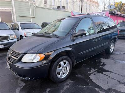 2005 Dodge Grand Caravan SXT   - Photo 12 - Los Angeles, CA 91306