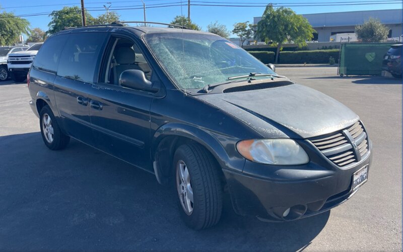 2005 Dodge Grand Caravan SXT  