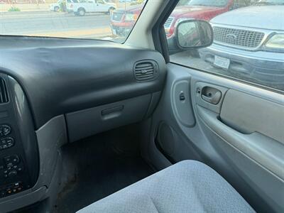 2005 Dodge Grand Caravan SXT   - Photo 23 - Los Angeles, CA 91306