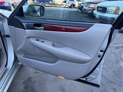 2002 Lexus ES 300 - Photo 39 - Los Angeles, CA 91306