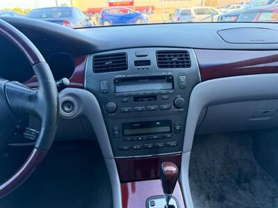 2002 Lexus ES 300 - Photo 23 - Los Angeles, CA 91306