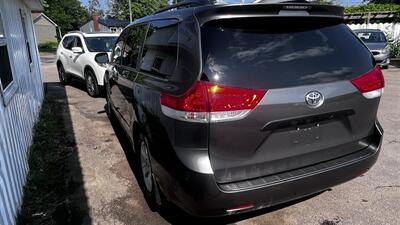 2011 Toyota Sienna Base 7-Passenger   - Photo 4 - Moncton, NB E1C 9R2