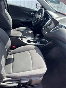 2017 Chevrolet Malibu LT   - Photo 8 - Moncton, NB E1C 9R2