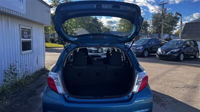 2014 Toyota Yaris 5-Door SE   - Photo 4 - Moncton, NB E1C 9R2