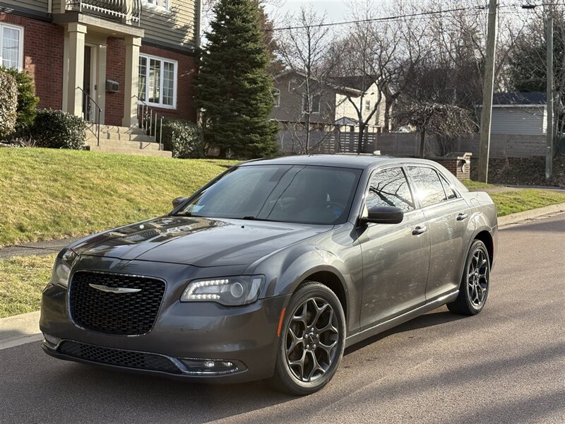 2018 Chrysler 300 S   - Photo 1 - Moncton, NB E1C 9R2