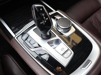 2019 BMW 7 Series 750i   - Photo 27 - Jacksonville, FL 32211