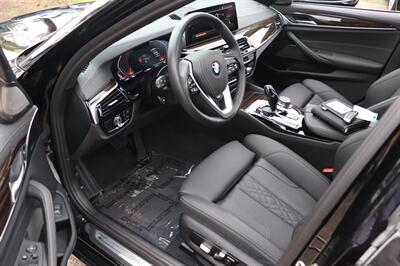 2023 BMW 5 Series 530i xDrive - Photo 9 - Jacksonville, FL 32211