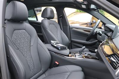 2023 BMW 5 Series 530i xDrive - Photo 12 - Jacksonville, FL 32211