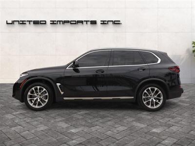 2024 BMW X5 sDrive40i   - Photo 2 - Jacksonville, FL 32211