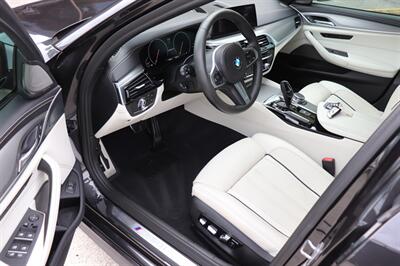 2019 BMW 5 Series M550i xDrive - Photo 10 - Jacksonville, FL 32211