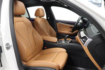 2021 BMW 5 Series 530i xDrive - Photo 13 - Jacksonville, FL 32211
