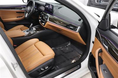 2021 BMW 5 Series 530i xDrive - Photo 12 - Jacksonville, FL 32211