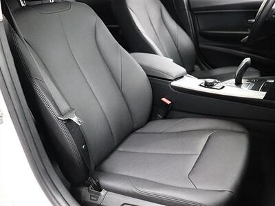 2017 BMW 320i - Photo 12 - Jacksonville, FL 32211