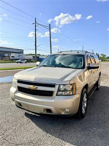 2014 Chevrolet Suburban LT - Photo 6 - Jacksonville, FL 32211