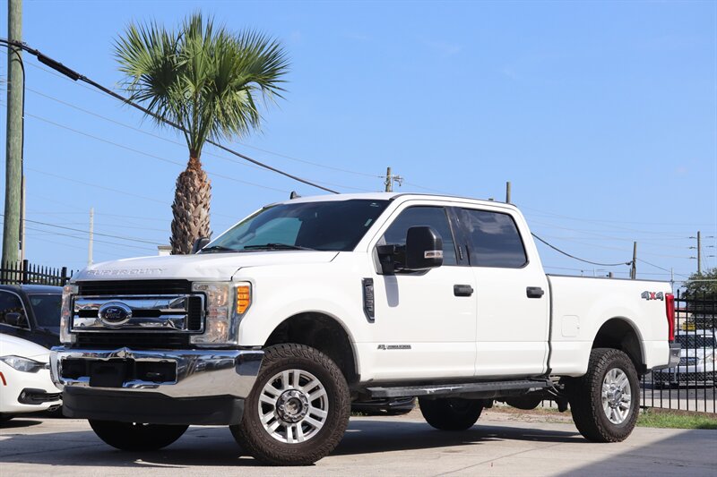 2019 Ford F-250 Super Duty XLT   - Photo 1 - Jacksonville, FL 32211