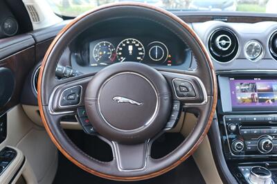 2017 Jaguar XJ R-Sport   - Photo 37 - Jacksonville, FL 32211