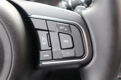 2019 Jaguar XE 25t - Photo 23 - Jacksonville, FL 32211