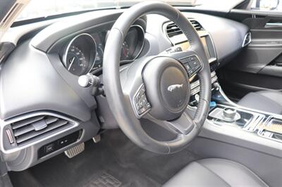 2019 Jaguar XE 25t - Photo 17 - Jacksonville, FL 32211