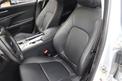 2019 Jaguar XE 25t - Photo 10 - Jacksonville, FL 32211