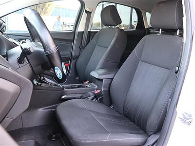 2016 Ford Focus SE   - Photo 11 - Jacksonville, FL 32211