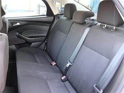 2016 Ford Focus SE   - Photo 17 - Jacksonville, FL 32211