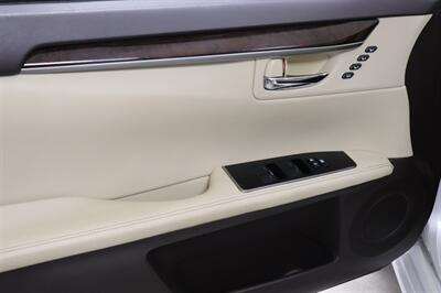 2017 Lexus ES 350   - Photo 41 - Jacksonville, FL 32211