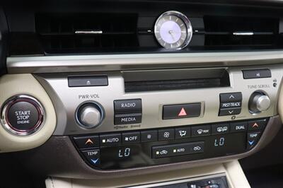 2017 Lexus ES 350   - Photo 26 - Jacksonville, FL 32211