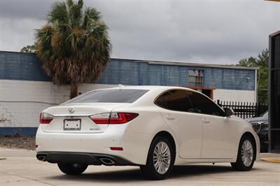 2017 Lexus ES 350   - Photo 7 - Jacksonville, FL 32211