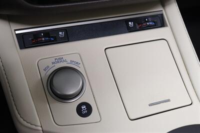 2017 Lexus ES 350   - Photo 27 - Jacksonville, FL 32211