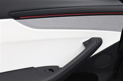 2026 Tesla Model Y Long Range   - Photo 19 - Jacksonville, FL 32211