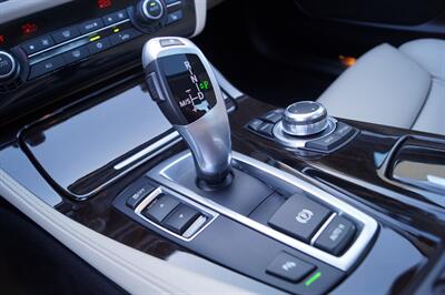 2011 BMW 5 Series 550i   - Photo 18 - Jacksonville, FL 32211