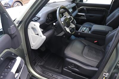 2020 Land Rover Defender 110 First Edition   - Photo 10 - Jacksonville, FL 32211