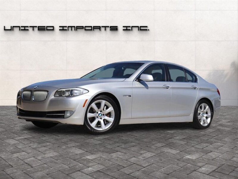 2011 BMW 5 Series 550i   - Photo 1 - Jacksonville, FL 32211