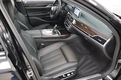 2017 BMW 7 Series 750i   - Photo 11 - Jacksonville, FL 32211
