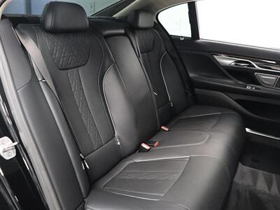 2017 BMW 7 Series 750i   - Photo 14 - Jacksonville, FL 32211