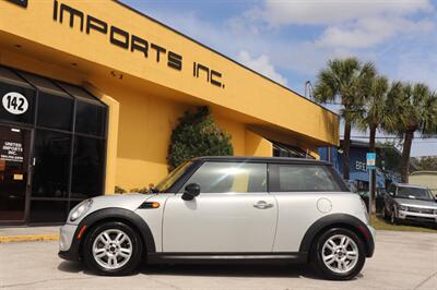 2013 MINI Hardtop Cooper   - Photo 4 - Jacksonville, FL 32211