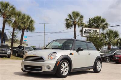 2013 MINI Hardtop Cooper   - Photo 3 - Jacksonville, FL 32211