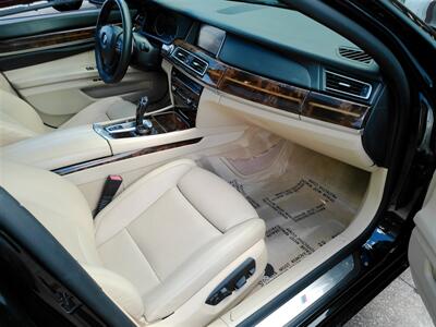 2014 BMW 750Li  M Sport - Photo 11 - Jacksonville, FL 32211