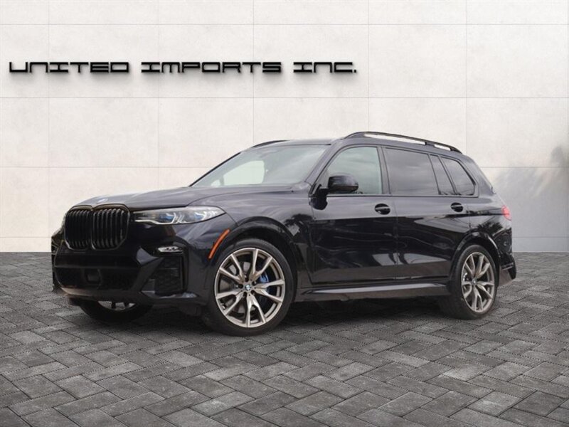 2022 BMW X7 M50i's photo