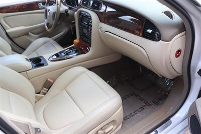 2004 Jaguar XJ8 - Photo 11 - Jacksonville, FL 32211