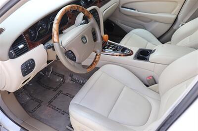 2004 Jaguar XJ8 - Photo 9 - Jacksonville, FL 32211