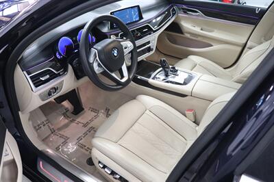 2017 BMW 7 Series 740i   - Photo 9 - Jacksonville, FL 32211