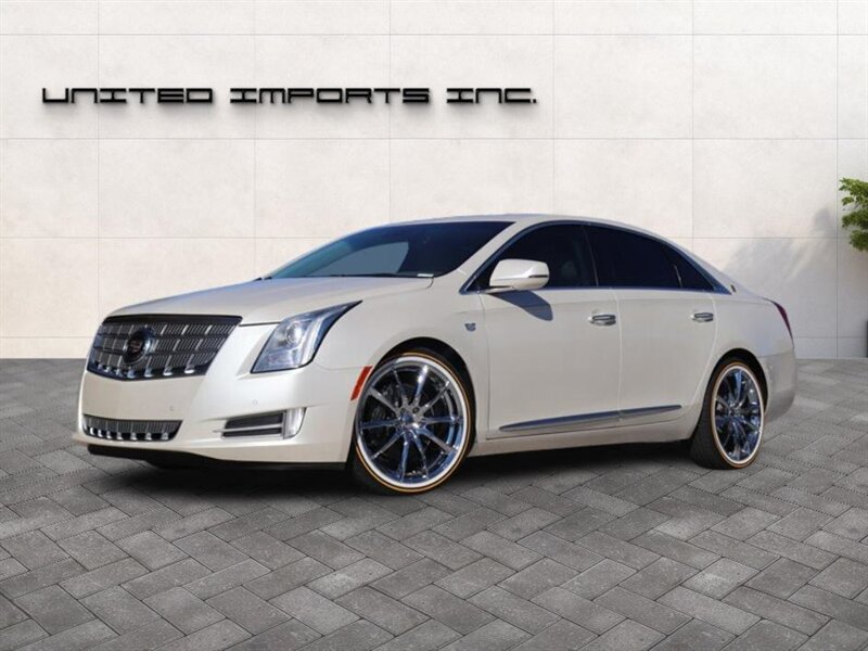 2013 Cadillac XTS Platinum Collection's photo