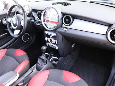2010 MINI Cooper   - Photo 14 - Jacksonville, FL 32211