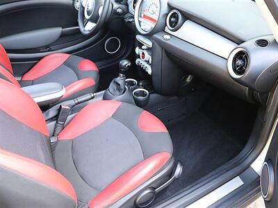 2010 MINI Cooper   - Photo 11 - Jacksonville, FL 32211