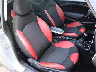 2010 MINI Cooper   - Photo 12 - Jacksonville, FL 32211