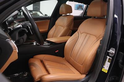 2019 BMW 5 Series 540i   - Photo 11 - Jacksonville, FL 32211