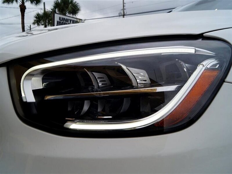 2022 Mercedes Benz GLC 300 photo 25